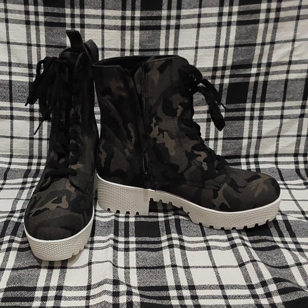 Platform Camo Combat Boots